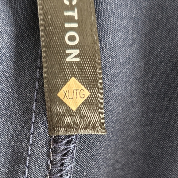 Woman's Dress - Picture 7 of 8